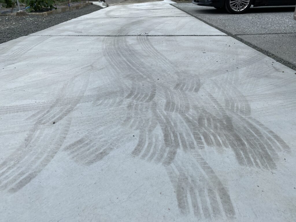 タイヤ痕が気にならない 駐車場コンクリートの洗い出し仕上 ネジトラblog